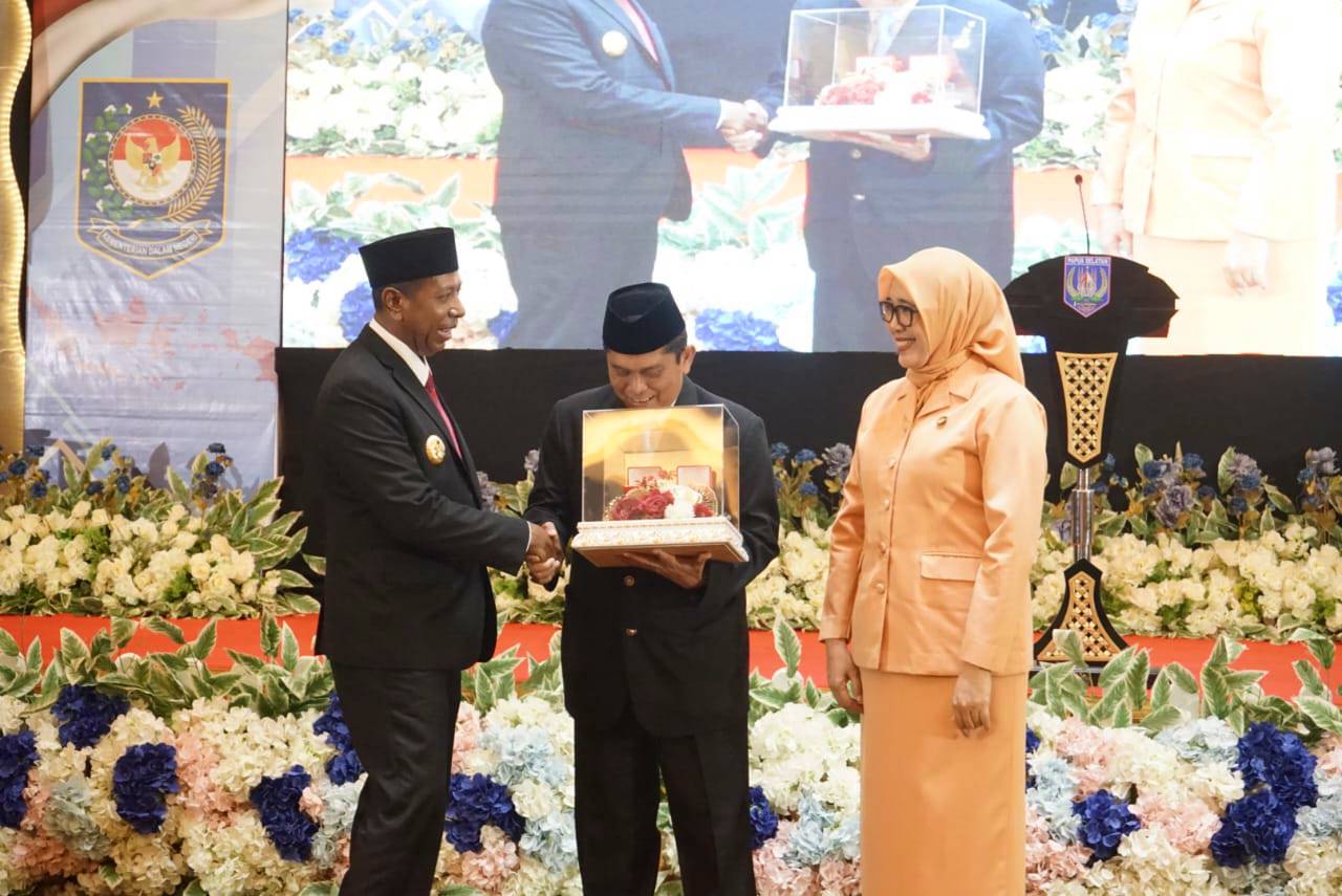 Maddaremmeng Ingatkan Sekda Ferdinandus Loyal Kepada Pimpinan