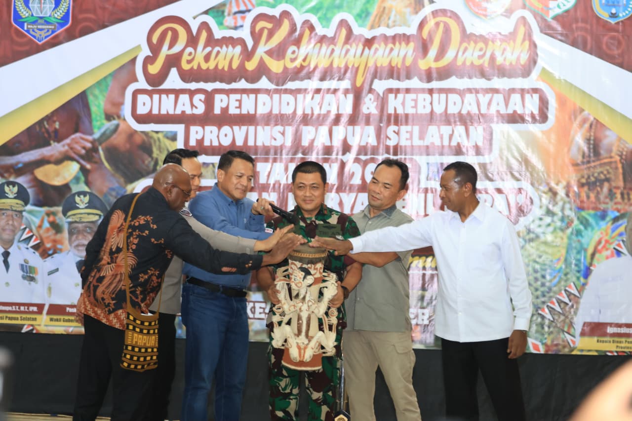 Gubernur Apolo Dorong Disdikbud Gelar Pekan Kebudayaan Daerah Berskala Lebih Besar
