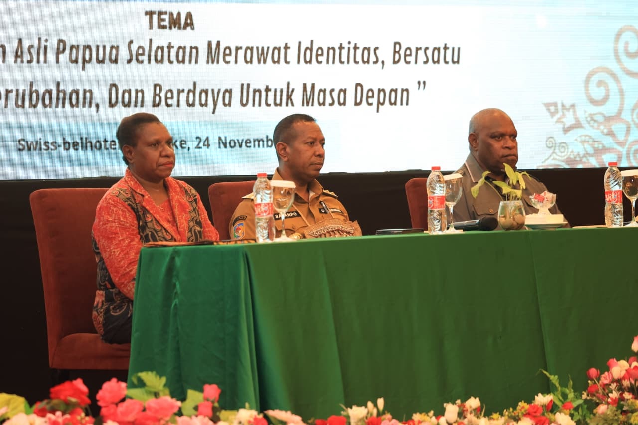 Gubernur Apolo Safanpo Dorong Peran Perempuan Asli Papua Selatan