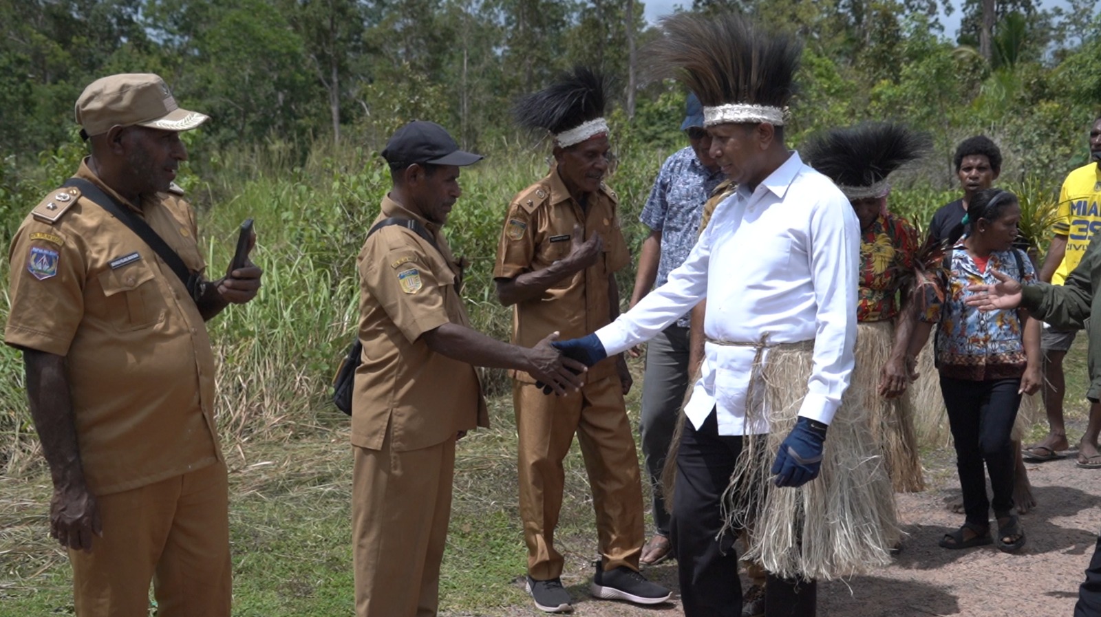 Gubernur Apolo:Pemerintah Sementara Bangun Sejumlah Ruas Jalan di Merauke