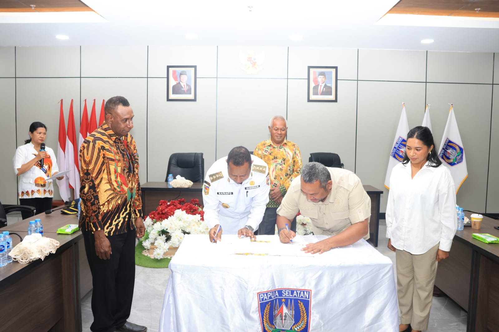 Lima Parpol Teken Berita Acara Penyerahan Bantuan Keuangan Dari Pemprov
