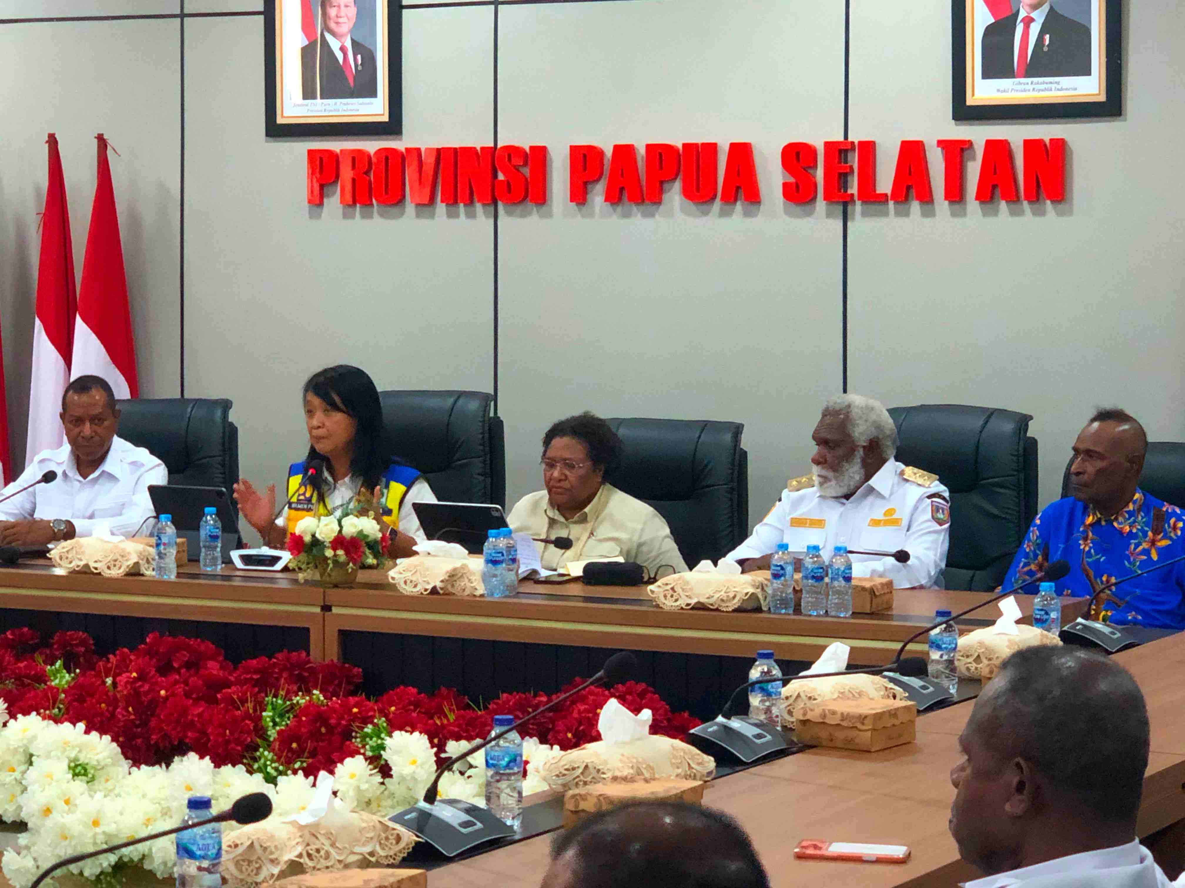 Gubernur Apolo Laporkan Progres Pembangunan Kepada Wamendagri- Wamen PU