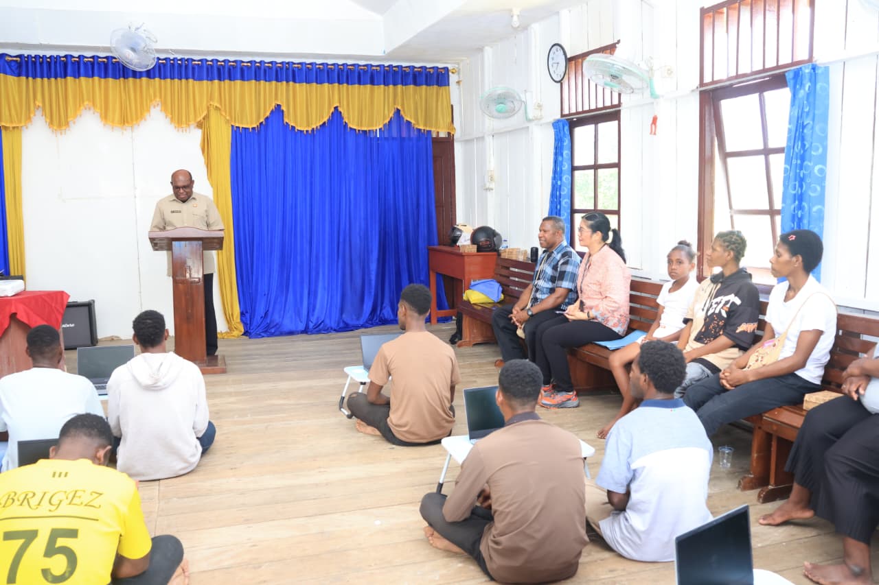 Sekda Ferdinandus Kainakaimu Dorong Peningkatan SDM Orang Asli Papua