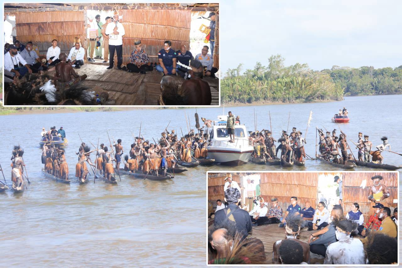 Ratusan Warga Gunakan Perahu Tradisional Sambut Kunjungan Gubernur Apolo di Warse
