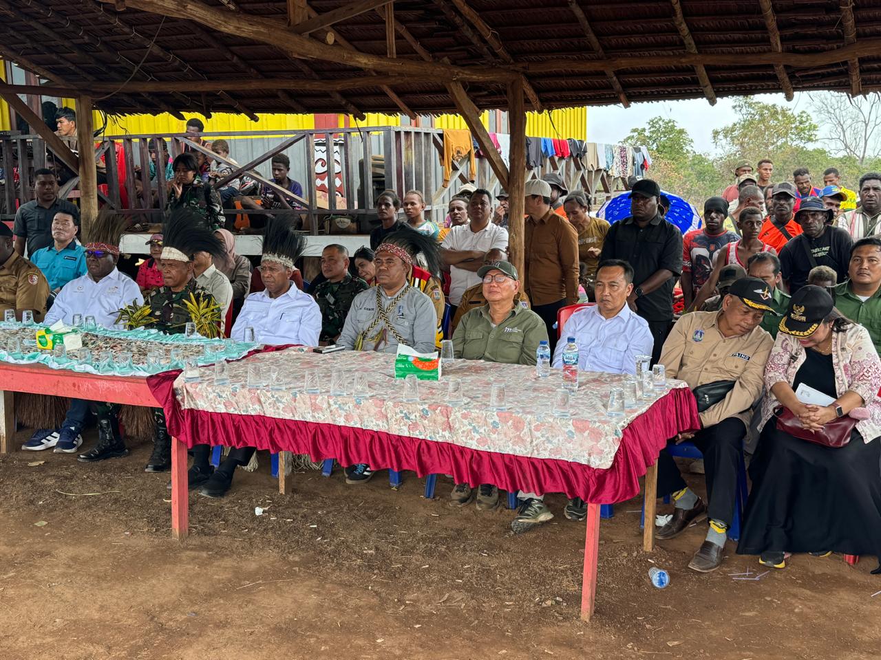 Gubernur Papua Selatan Pastikan Pembangunan Jalan Desa di Kampung Koa
