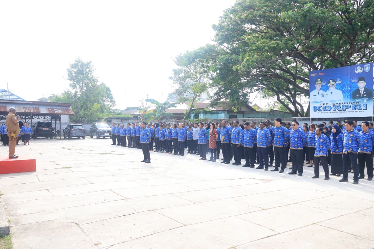 Pimpin Apel, Sekda Ferdinandus Tekankan Pentingnya Kepatuhan dan Disiplin ASN - Gambar 1