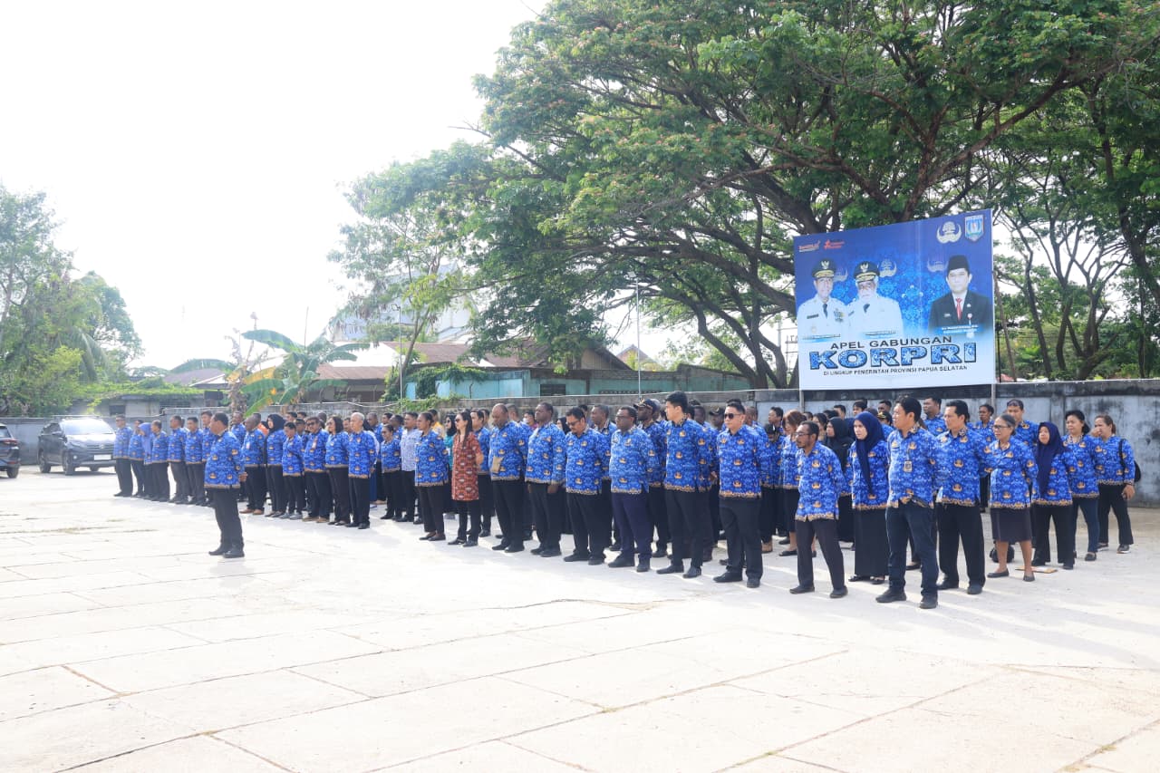 Pimpin Apel, Sekda Ferdinandus Tekankan Pentingnya Kepatuhan dan Disiplin ASN - Gambar 3