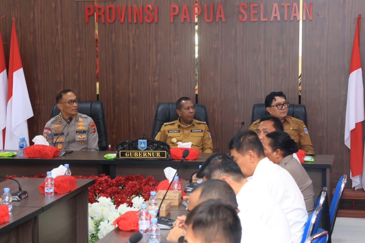 Gubernur Apolo Minta Irwasda Polda Papua Perketat Pengawasan Perizinan di Papua Selatan - Gambar 1