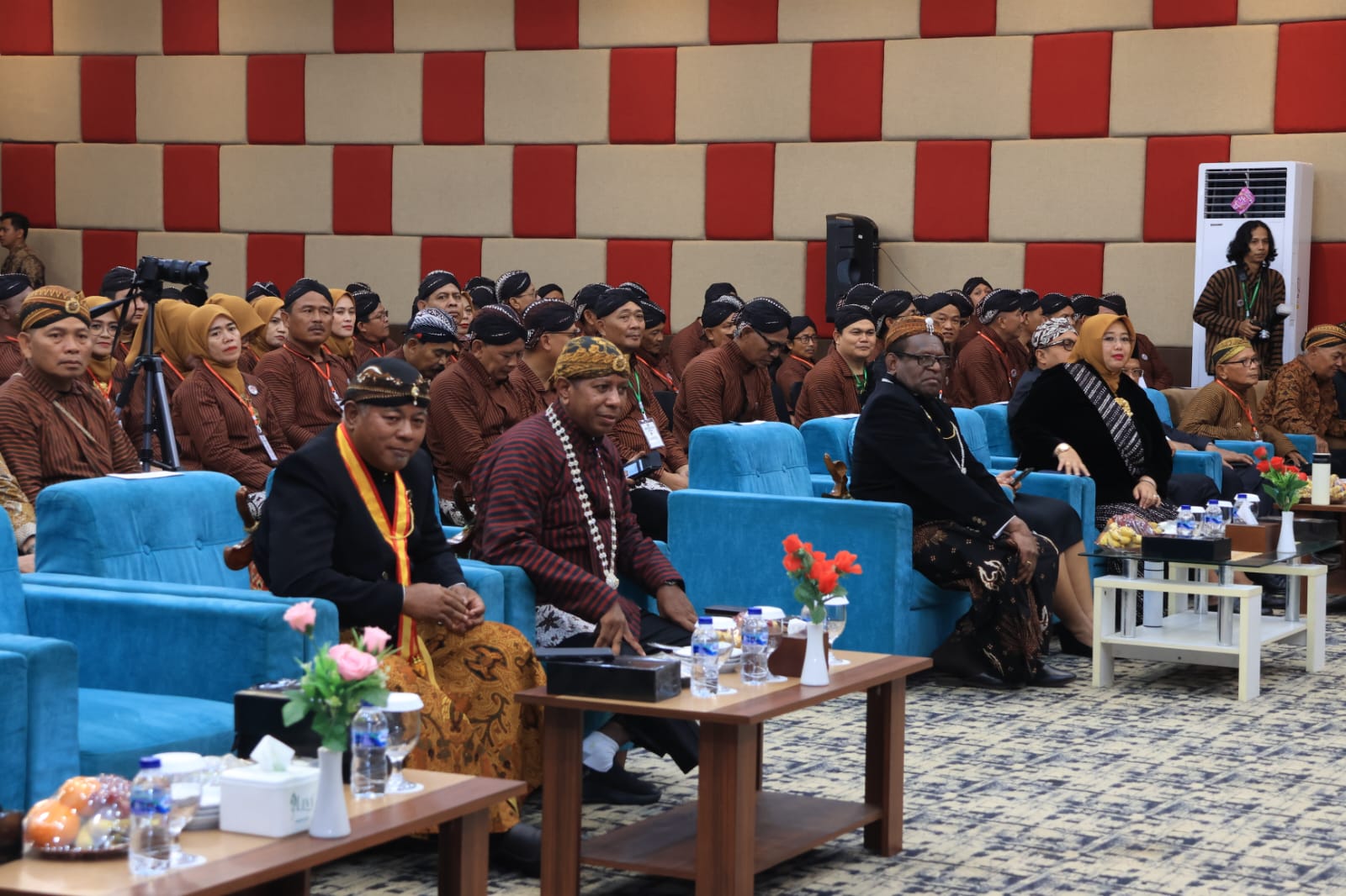 Gubernur Apolo: HKJSM Harus Rangkul Semua Etnis Bangun Papua Selatan - Gambar 8