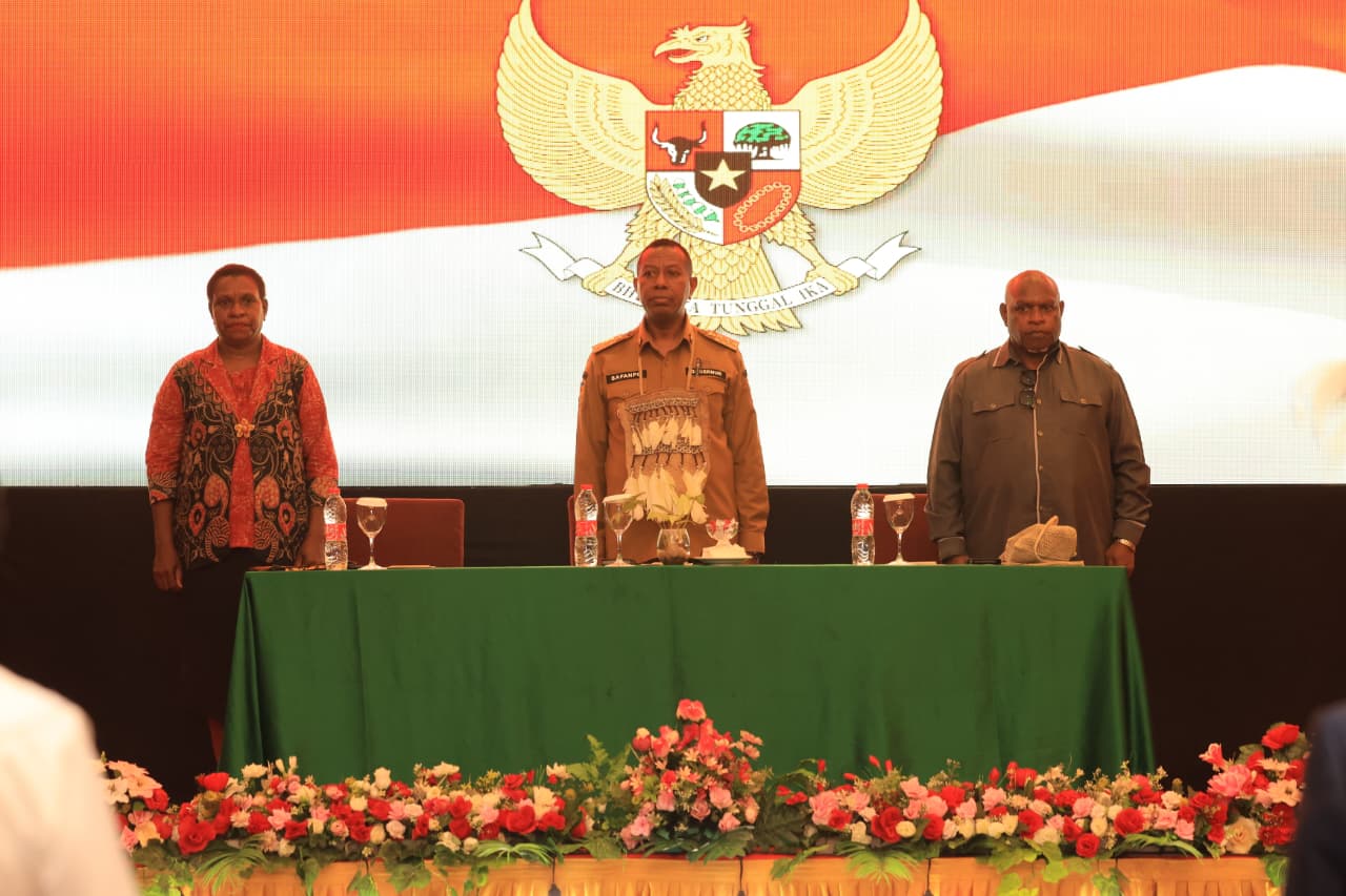 Gubernur Apolo Safanpo Dorong Peran Perempuan Asli dan Tegaskan Dukungan Pemprov Papua Selatan - Gambar 3